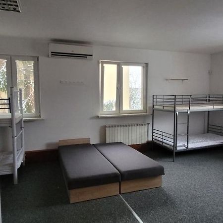 Amidi Hostel Piaseczno Piaseczno  Extérieur photo
